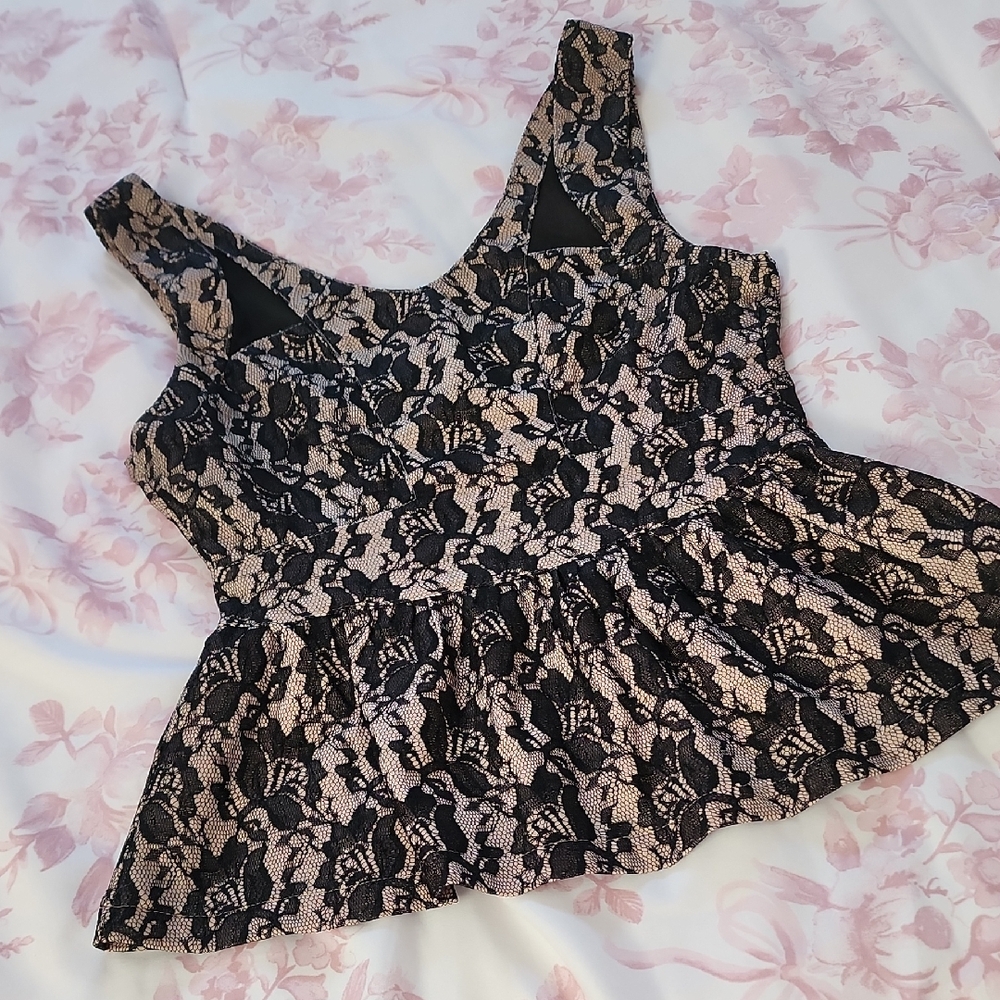 Temt Black and Cream Lace Peplum Blouse
